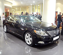http://www.autoconsulting.ua/pictures/LEXUS/2007/Lexus_SalonKyiv_03.jpg